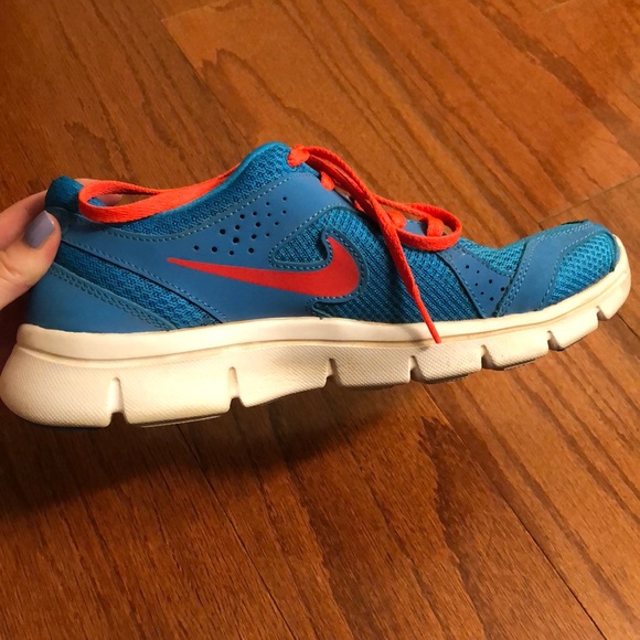 Nike Shoes - Picture 2 of 5